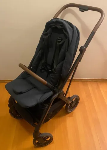 Carrinho de bebê com bebe conforto - Travel System Leona² TRIO