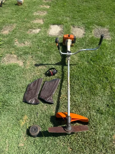 Roçadeira Stihl FS 220 Completa (USADA)