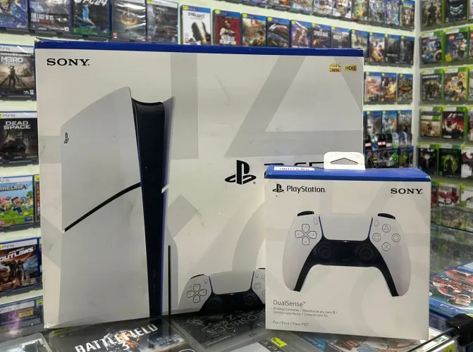 Playstation 5 slim SSD 1TB novo lacrado com dois controles