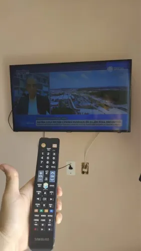 TELEVISÃO ?40?POLEGADAS 