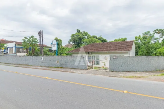 Terreno à venda no bairro Costa E Silva em Joinville, por R$ 2.600.000.00.