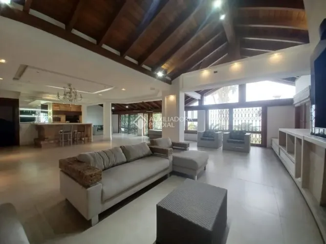 Casa para alugar na Zona Sul | 3 dormitórios (suíte master) | Vista para o Guaíba | Piscin