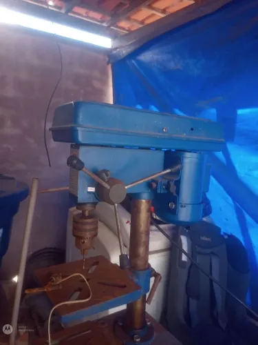 Furadeira de bancada 