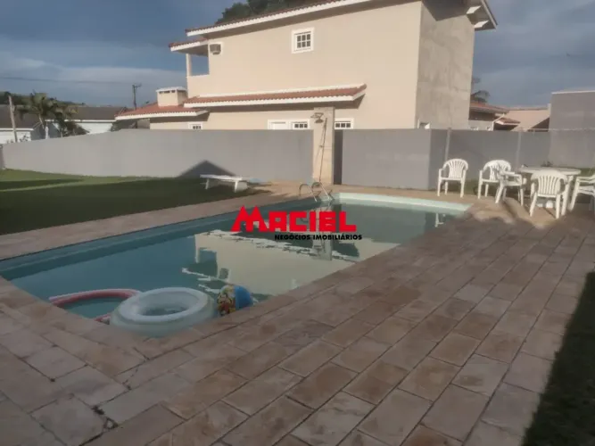 BELÍSSIMA CHACÁRA MOBILIADA EM IGARATÁ - VAGA -