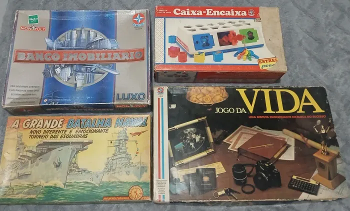Lote jogos tabuleiro e encaixe brinquedo antigo  estrela