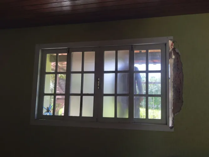 Janela madeira maciça