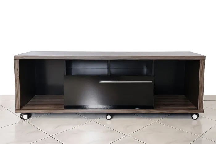 RAK PARA SALA COM RODÍZIO