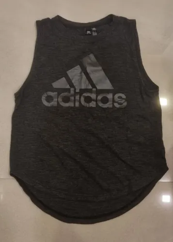 Camiseta preta Adidas