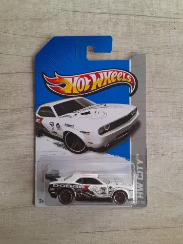 Hot Wheels Dodge Challenger SRT8 - HW 2013
