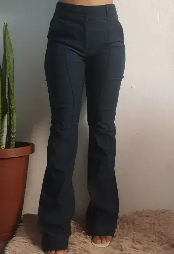 Calças sociais femininas/ Veste bem no corpo