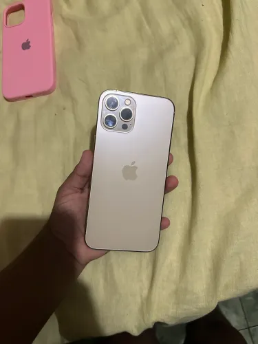 Vendo iPhone 12 Pro Max dourado