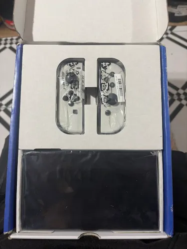 Nintendo switch oled com apenas duas semanas de uso