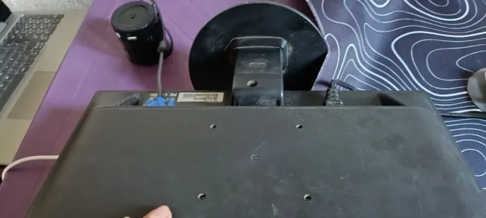 Vendo monitor antigo, olha a descrição.