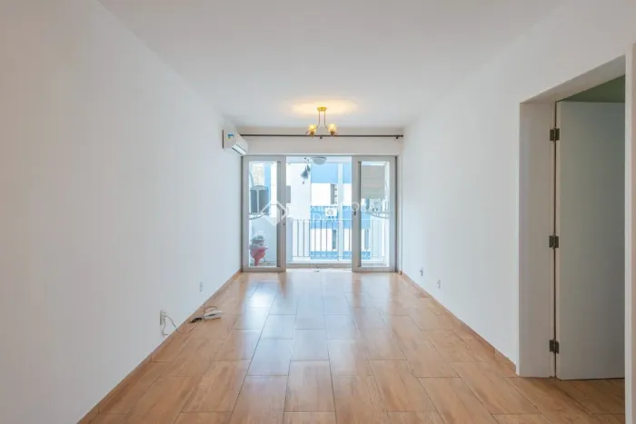 Apartamento à venda no Centro, com 93 m² e 2 dormitórios/quartos disponíveis.