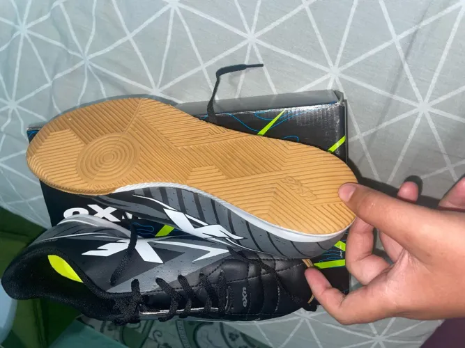 Chuteira de Futsal OXN Dynamic 3 Preta e Cinza