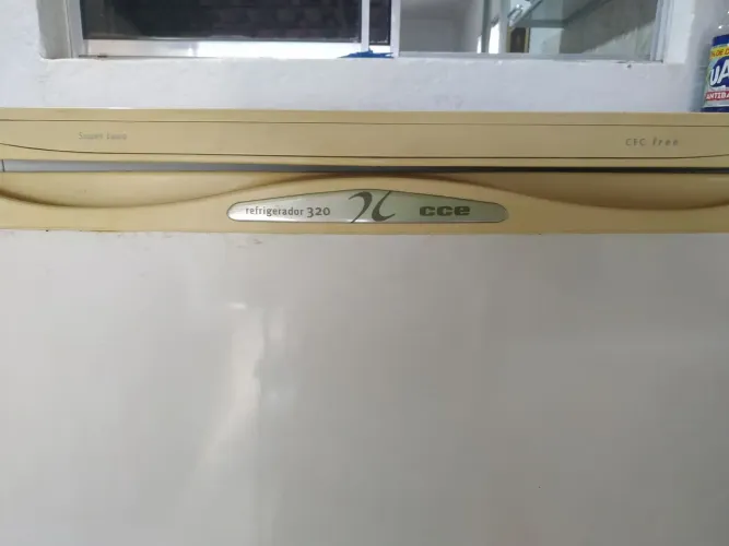 Geladeira CCE 320 Litros