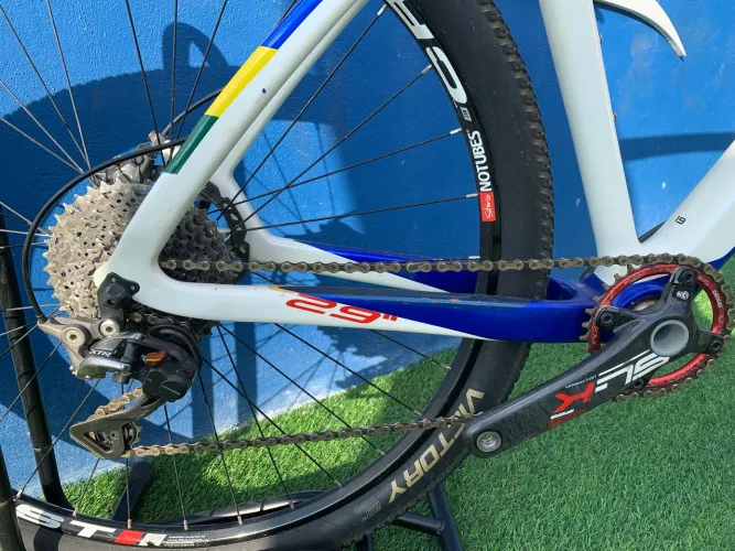Caloi Elite Carbon Team - Tamanho 19