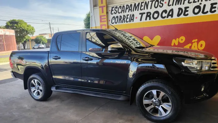 Toyota Hilux CD SRV 4X4 2.8 TDI Diesel Aut. 2017