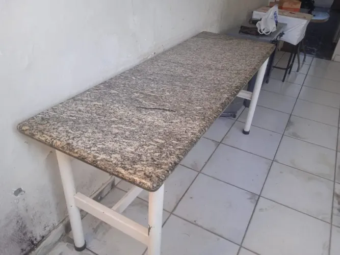 Mesa de mármore 1,70 X 60cm