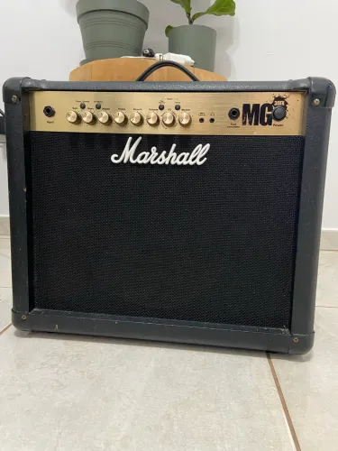 Amplificador marshall mg30fx