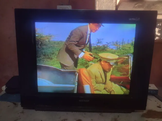 Tv semp de tubo 21p com controle