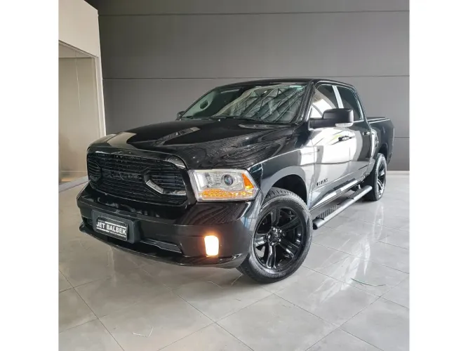 Ram Classic Laramie Night Edition 5.7 V8 16V Gasolina 4X4 Aut. 2023