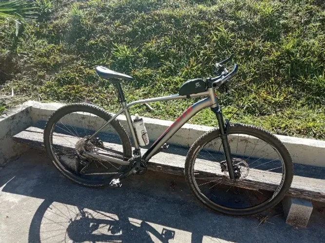Specialized Rockhopper 29 - Shimano Deore XT - Freio Hidráulico