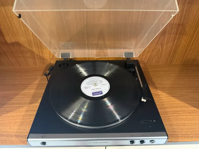 Toca-Discos Audio-Technica AT-LP60XUSB Automático com USB