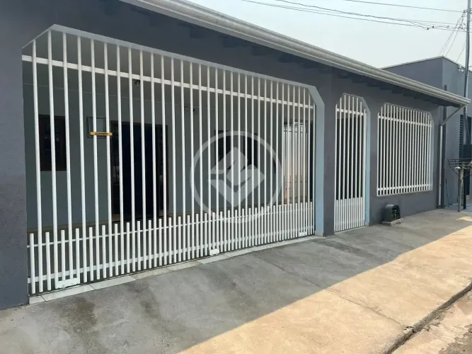 Casa com 2 quartos, sendo 1 suíte com closet no bairro Parque Cuiabá. R$365.000 codigo: 83