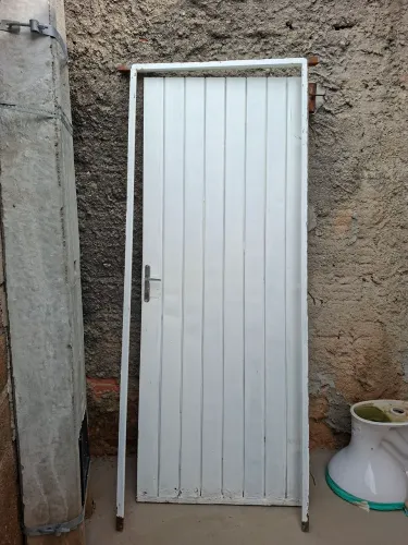 Porta de ferro