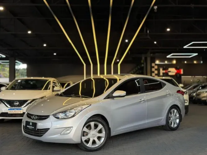 Hyundai Elantra GLS 1.8 16V Aut. 2013