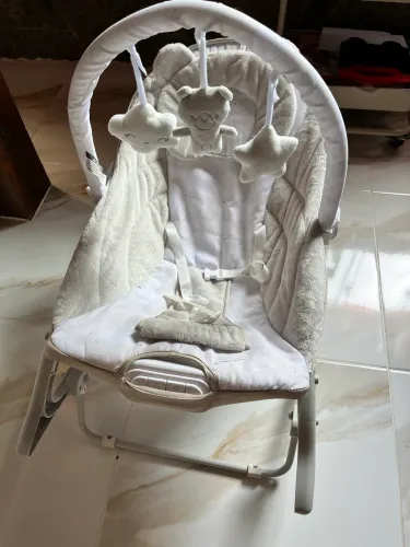 Cadeirinha de descanso bebê 