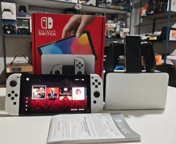 Nintendo Switch Oled Desbloqueado em estado de novo, cartão 128GB lotado de jogos