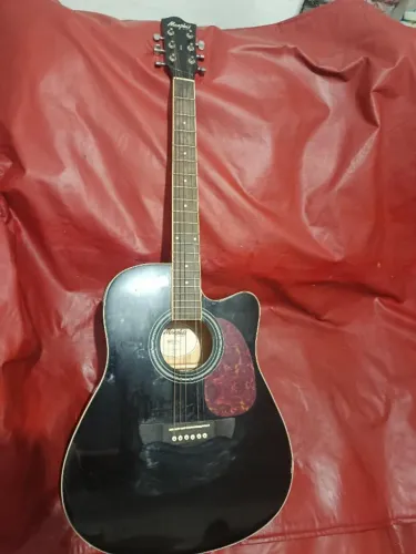 Violão Semi-novo muito bom