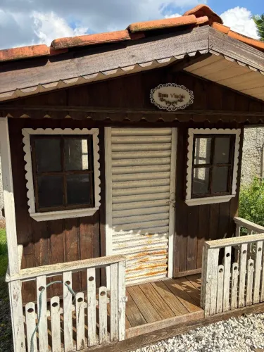 Casinha infantil de madeira