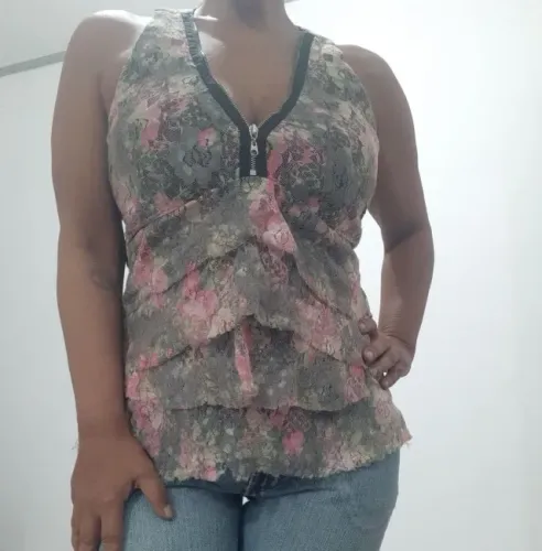blusa com renda e elastano Tam. P Zinco Lover