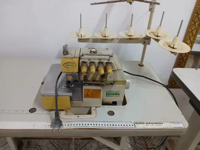 Máquina de costura interlock bracob modelo BC 75