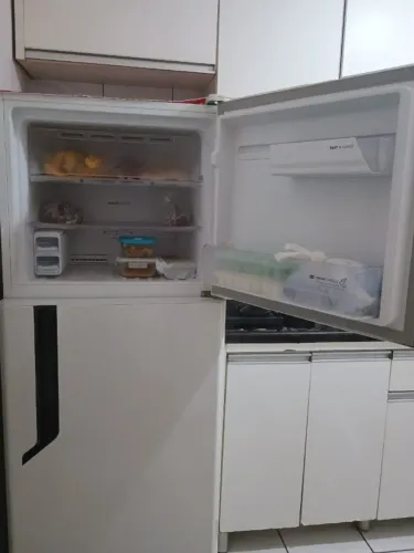 Geladeira Electrolux Frost Free 310L TF39 Branca - Painel Digital e Super Conservada!