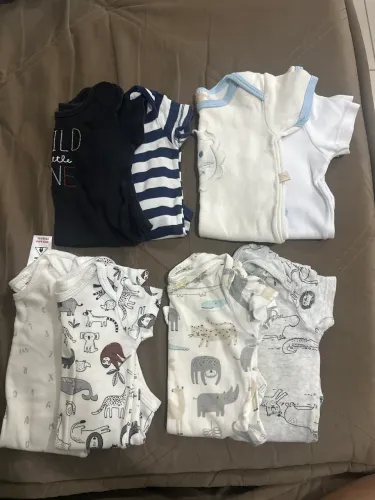 Lote 8 bodys Carters 3 meses
