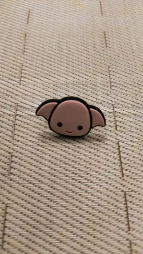 Pin colecionável cacau show do Dobby 