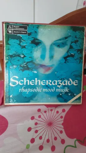BOX COM 8 DISCOS DE VINIL ( VER TEXTO )
