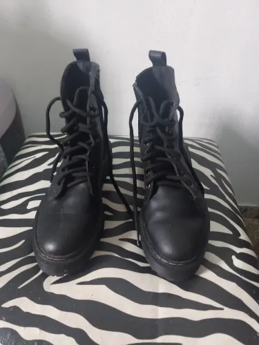 Coturno Preto Feminino com Zíper - Tamanho 38 comPouco Uso