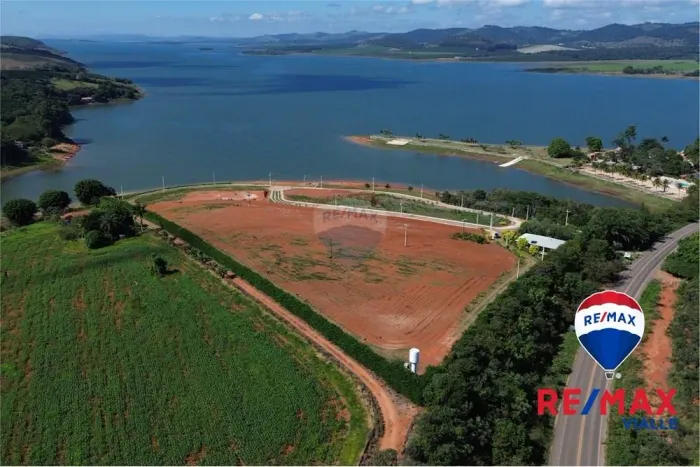 Condomínio Residencial do Lago: Viva com qualidade de vida, segurança e uma vista deslumbr