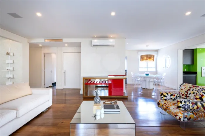 Apartamento à venda com 3 suítes no condomínio Edifício Venice, São Paulo - SP
