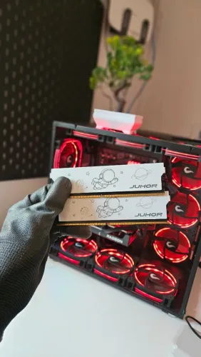MEMORIA RAM JUHOR 32GB (2x16GB) DDR4 3200MHz BRANCA CL18