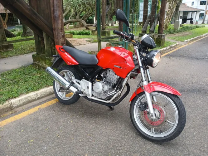 Honda twuister 2005 aceito trocas passo no cartão até 24x