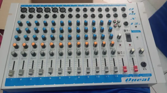 MESA DE SOM 12 CANAIS BIVOLT