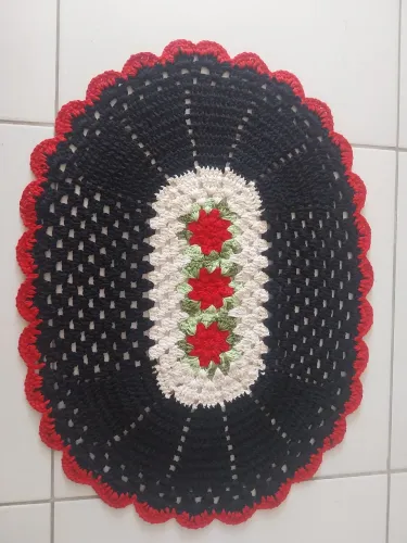 Tapete de crochê com flores