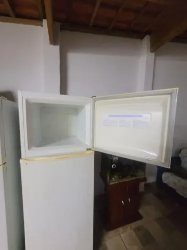 Geladeira Electrolux DC360 Duplex 360L - Gelando Muito Bem