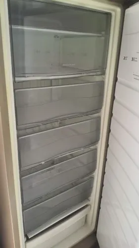 Freezer vertical Consul